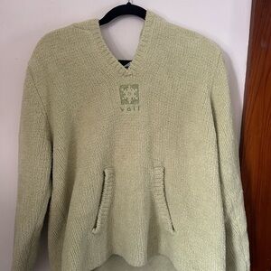 Women's green sweatshirt